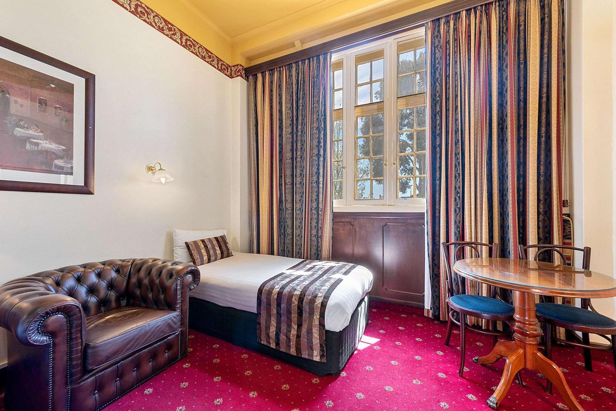 Quality Colonial Hotel